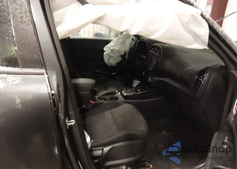 2021 Kia Soul Ex z USA, uszkodzony, nr VIN KNDJ33AU3M7738967